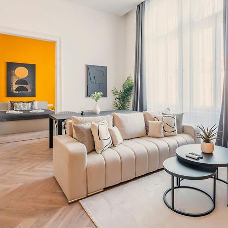 Exclusive Central 3Bedrm Stylish Residence By Prestige Homes Budapest Kültér fotó