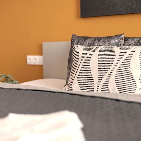 Exclusive Central 3Bedrm Stylish Residence By Prestige Homes Budapest Kültér fotó